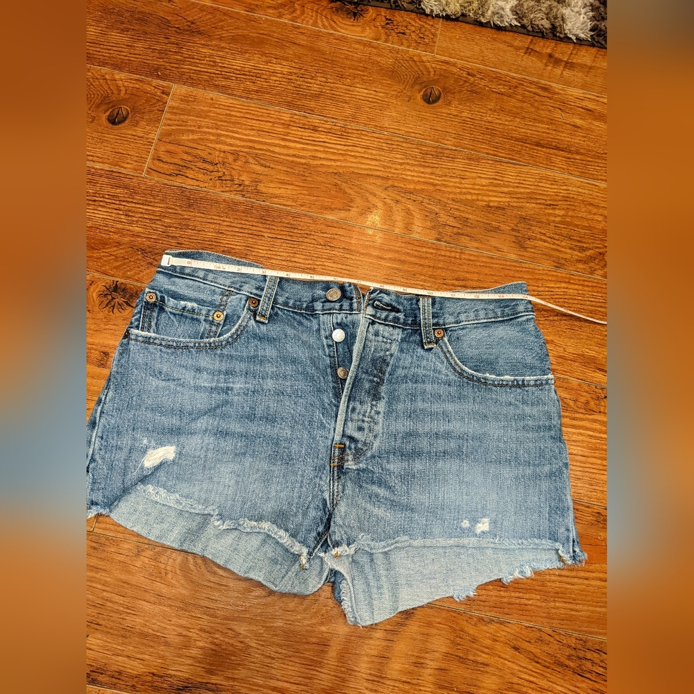 Levi's 501 cut-offs